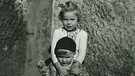 Gerhard Schmitt-Thiel mit seiner Schwester | Bild: Privat